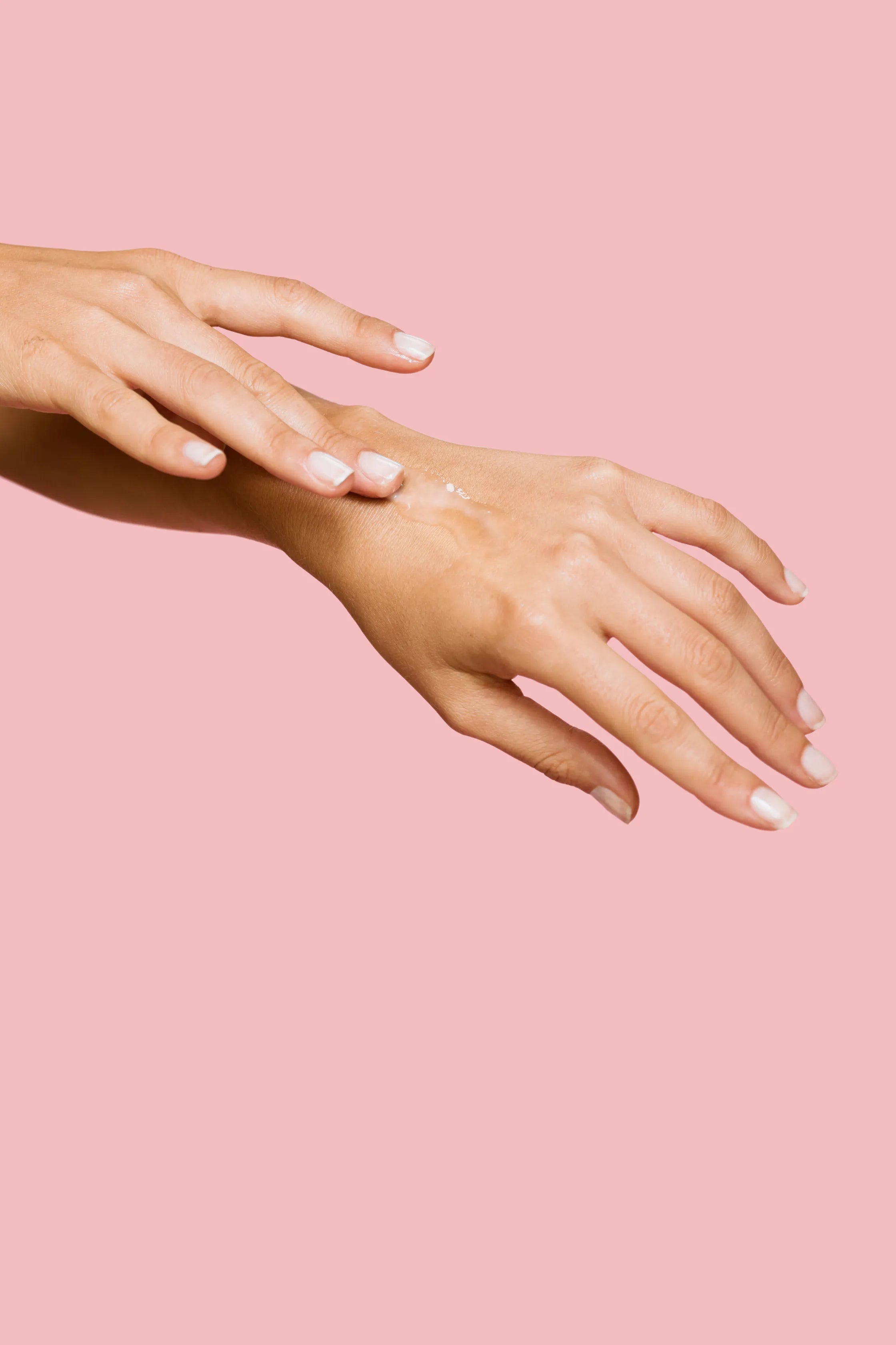 Vista de cómo queda el serum despigmentante de Holisi sobre la piel